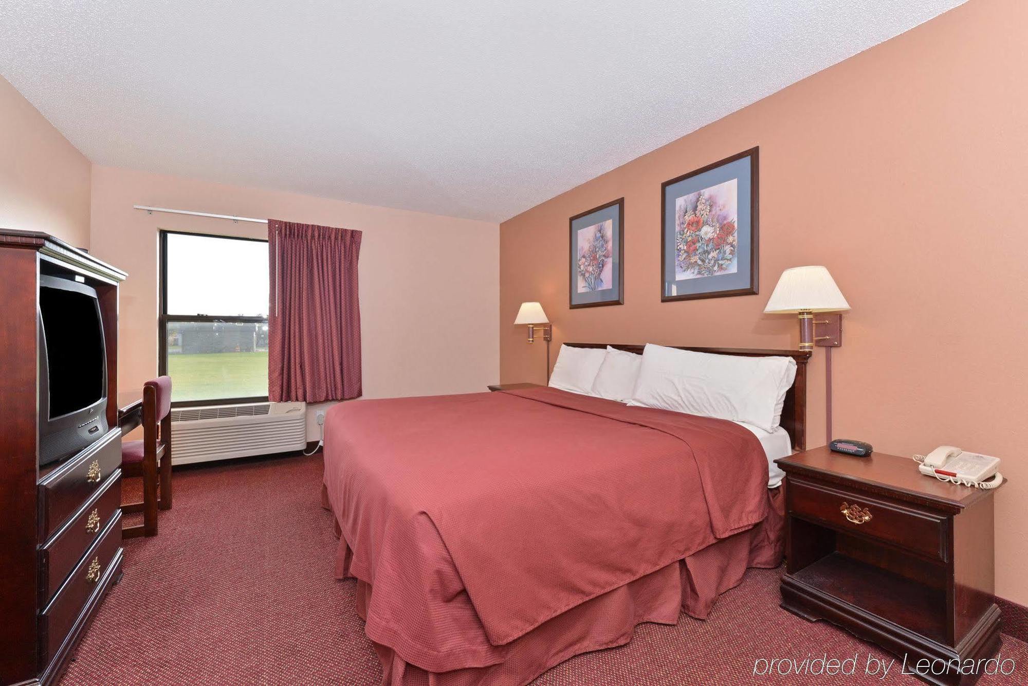 Hotel Super 8 By Wyndham 2*