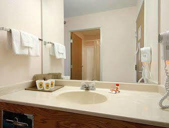 Super 8 By Wyndham Hotel Chenoa